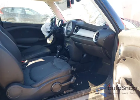 2013 Mini Hardtop Cooper z USA, uszkodzony, nr VIN WMWSU3C57DT544714